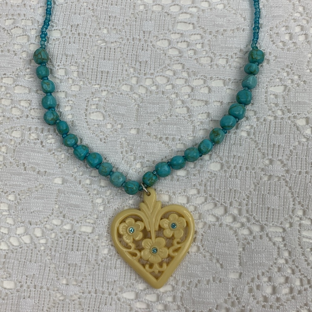 Vintage AVON beaded Heart Turquoise Necklace Blue Creme Silver Adjustable